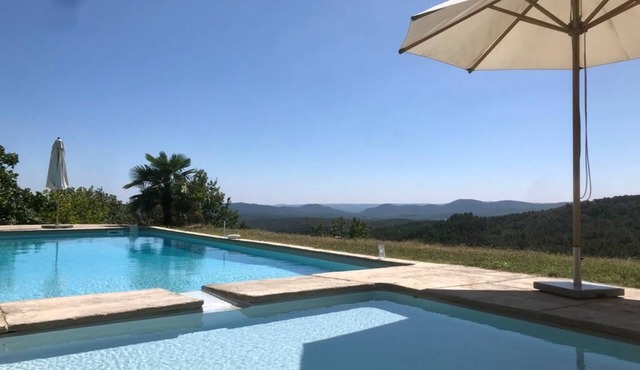Family home on 10ha