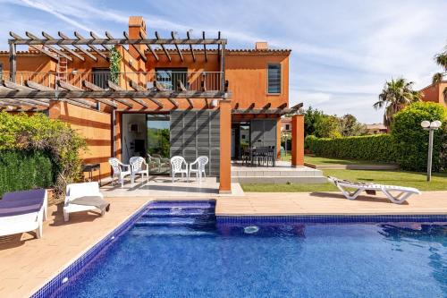 Family Home Pool & Beach, Port Aventura, BBQ, Bonmont Golf