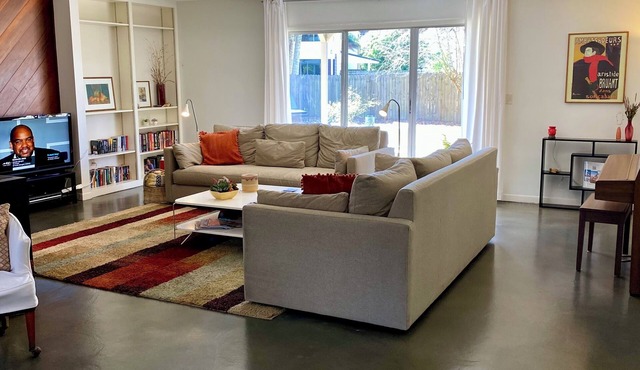 Family Home Short Walk to the Beach 3 Bedrooms