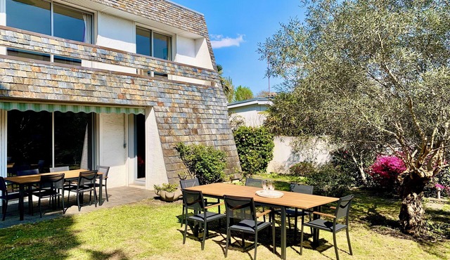 Family home, town center