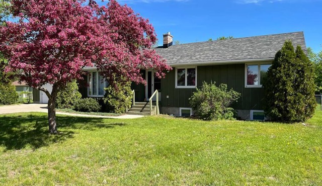 Family Home W/2 King, 2 Queen Beds + Game Room