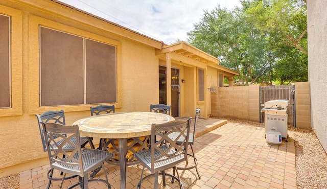 Family Home w/Community Perks - 8 Mi to Chandler!