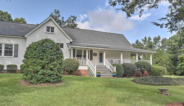 Family Home w/Fire Pit, 2 Mi to Lake Access