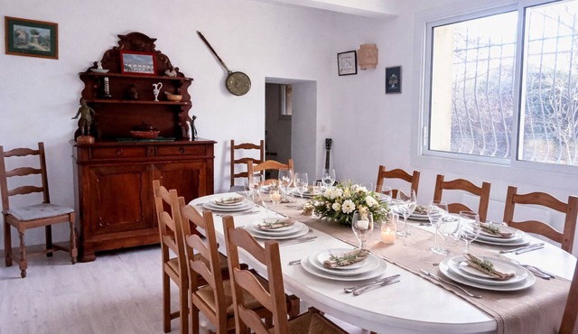 Family home with garden 10 minutes from the Pont du Gard