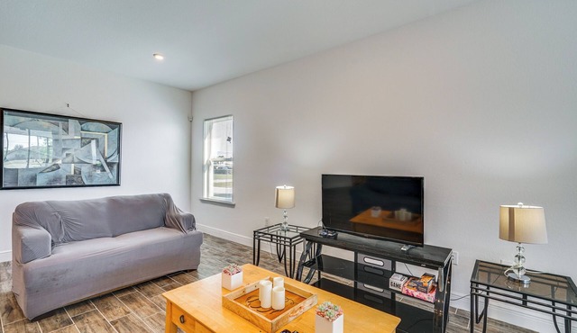 Family Home w/Lanai & Games in Punta Gorda!