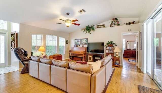 Family Home w/Pet-Friendly Yard in Fort Myers!