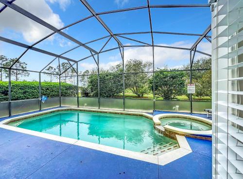Family home w pool & spa retreat