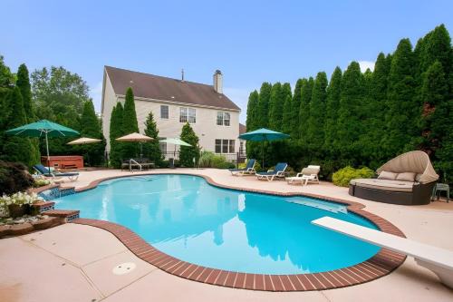 Family Home w/Pool & Yard: 5 Mi to Princeton!