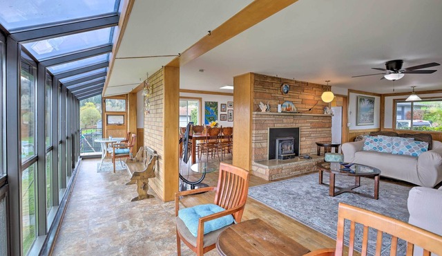 Family Home w/ Skagit Bay View - 6 Mi to Downtown!