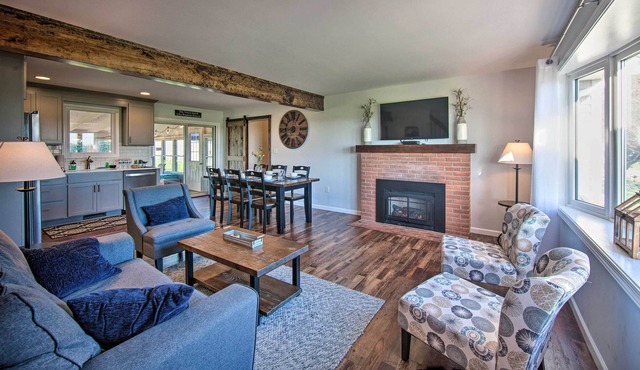 Family Home w/Sunroom & Hot Tub, 12mi to Lancaster