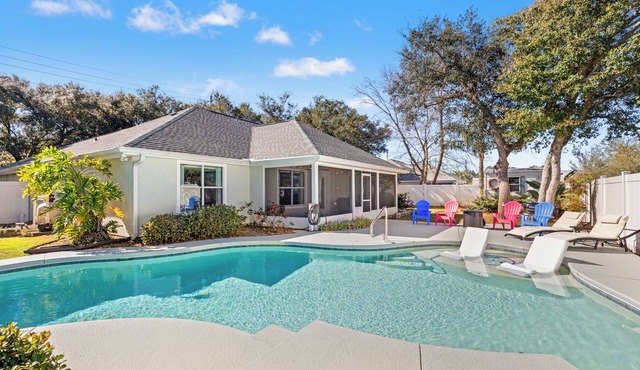 Family Home with Private Heated Pool, Game Room and Fire Pit