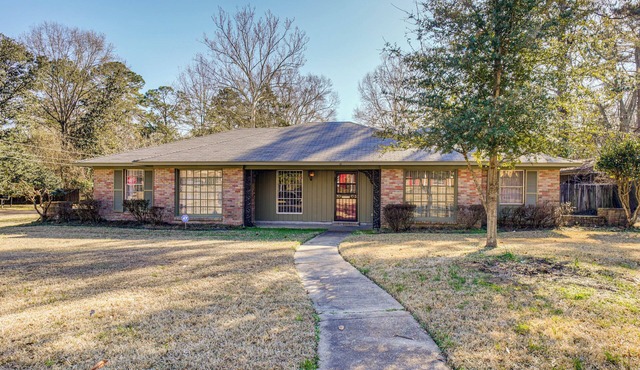 Family Home w/Yard - 5 Mi to Jackson State Campus