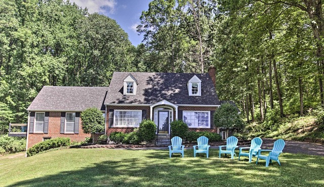 Family Home w/ Yard & Patio - 1 Mi to Vineyards!