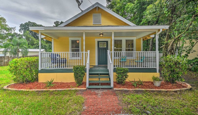 Family Home: Walk to Downtown & Stetson Univ!