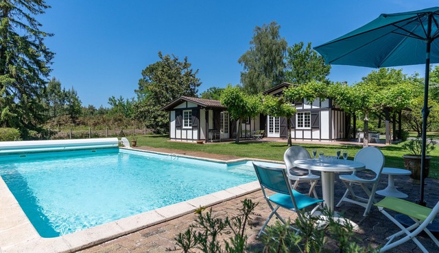 Family Home with Pool near Lake and Ocean - Sleeps 6