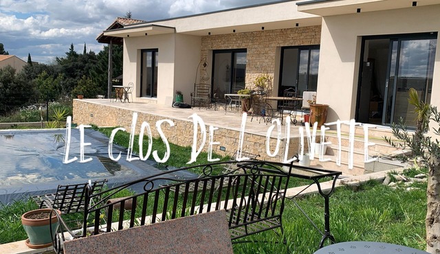 Family home with pool and garden in a quiet location near Uzès and the Pont du Gard