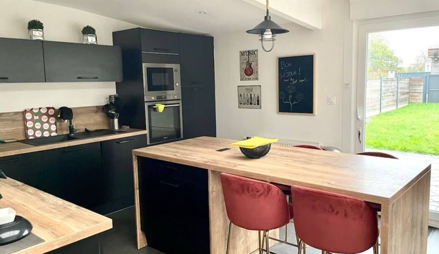 Family home with garden 2 minutes from Arras (2 to 10 people)