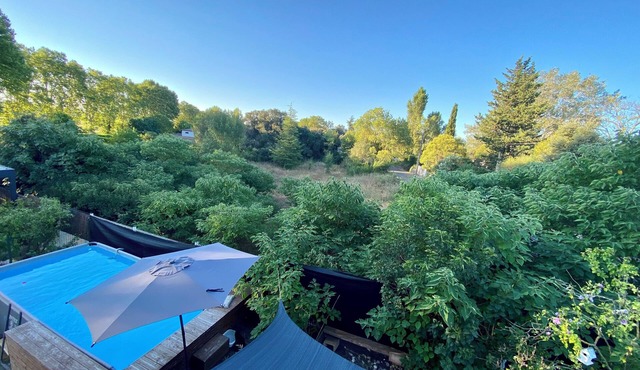 Family home with garden and pool