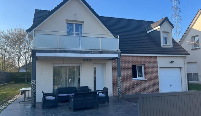 Family home with garden near Rouen & Zenith
