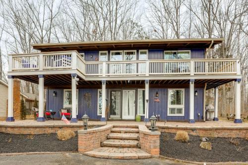 Family Home with Lake of the Woods Community Perks!