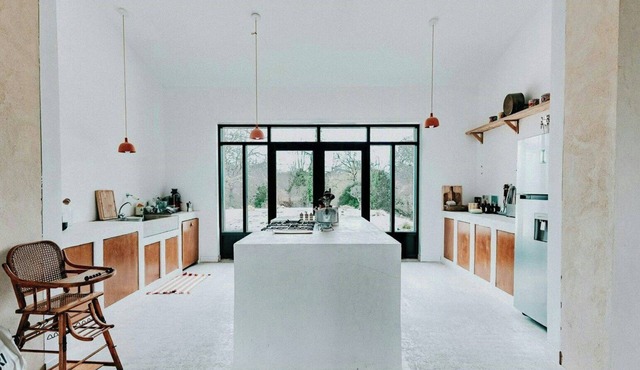 Family home with pool near Lectoure