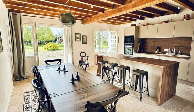 Family home with pool near Loire Castles