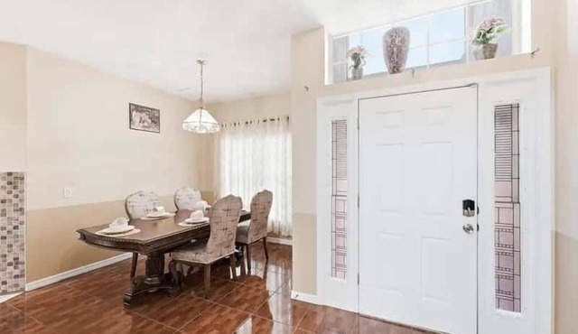 Family Home with Private Pool Near Disney