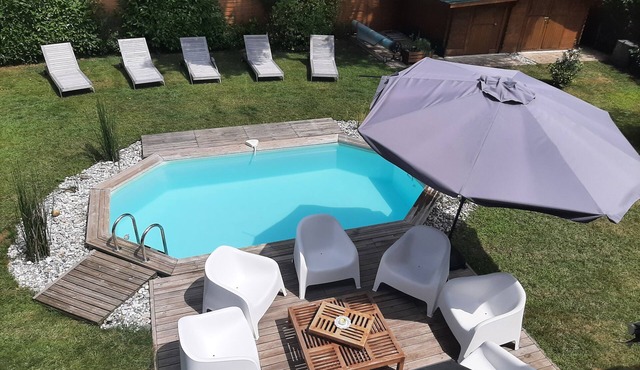 Family home with swimming pool close to beaches, lakes and cycle paths.