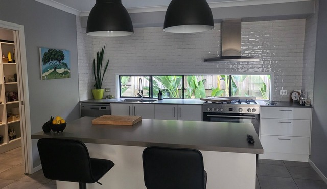 Family home with yard.so close to theme parks