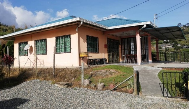 Family Homestay Nearby Desa Dairy Farm (5 minutes)