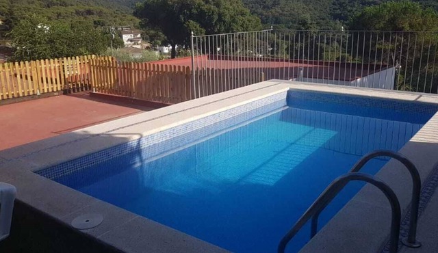 Family house with private pool and great views, for 10 people