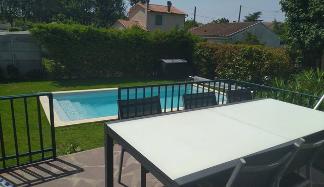 Family house with private pool 8*4
