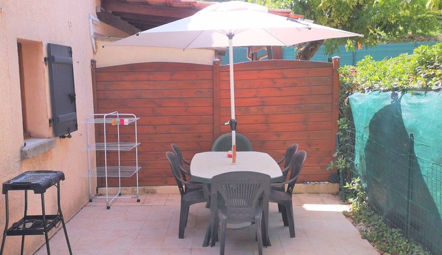 Family house 3 rooms Swimming pool Parking WIFI 2 kms Sea Villeneuve Loubet