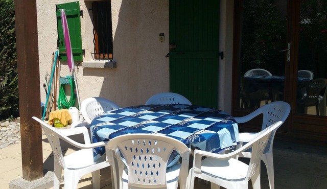 Family House 3 rooms Swimming pool Parking WIFI 2 kms Sea Villeneuve Loubet