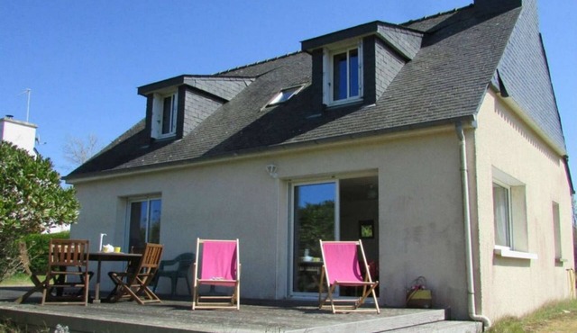 Family house 4 rooms, pets allowed, near beach