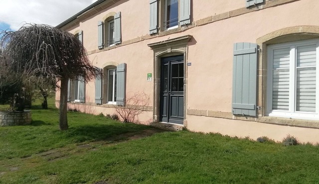 Family house 6 pers, Vosges valley, near Vittel, parking, garden
