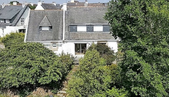 FAMILY HOUSE AURAY