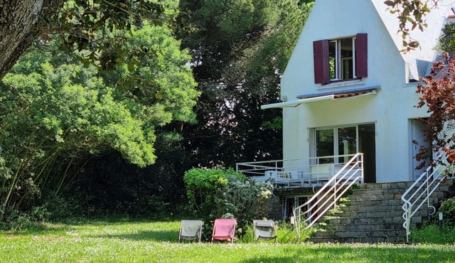 Family house for 10, near Berder Island, Larmor Baden