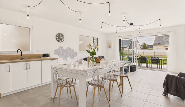 Family house for 10 in Fréhel with garden