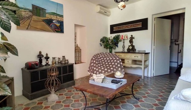 Family house for rent in the center of Bouzigues, close to the Thau Lagoon