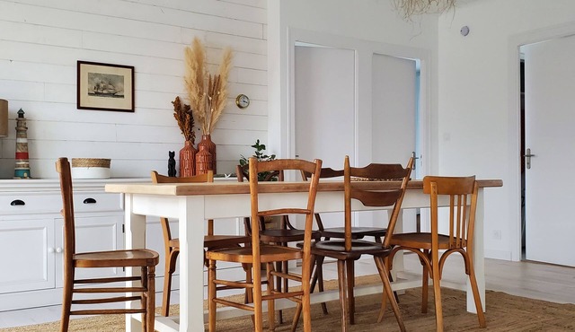 Family house with sea view (sleeps 8/9)