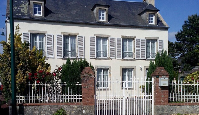 Family house for 14 p in the heart of the d-day