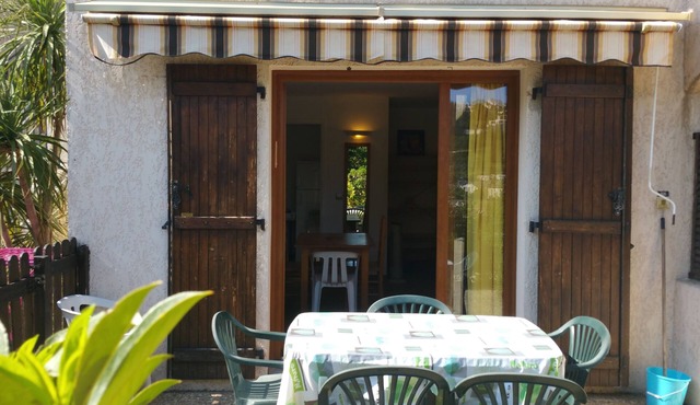 Family House 3 rooms Swimming pool Parking WIFI 2 kms Sea Villeneuve Loubet