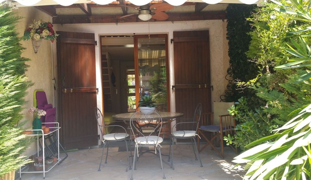 Family House 3 rooms Swimming pool Parking WIFI 2 kms Sea Villeneuve Loubet