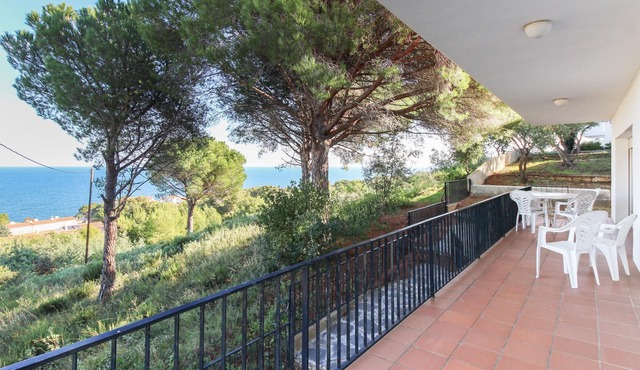 Family house in Llançà, terraces and air conditioning