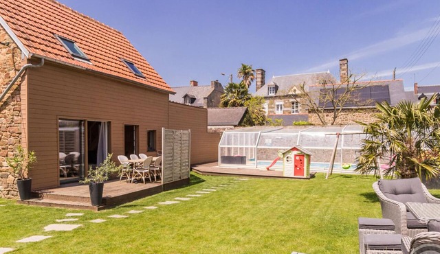 Family house in Pontorson with covered pool