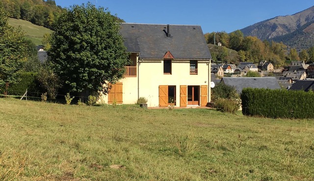 Family house near Lake Genos