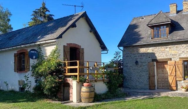 Family house on small holiday estate with pool