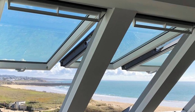 Family house on the beach - Sea View
