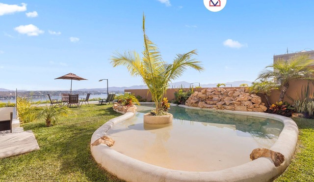 Family House, Pool & Lake view, 4 Bedrooms
